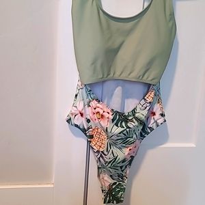 Foral green one piece, Shein, Medium